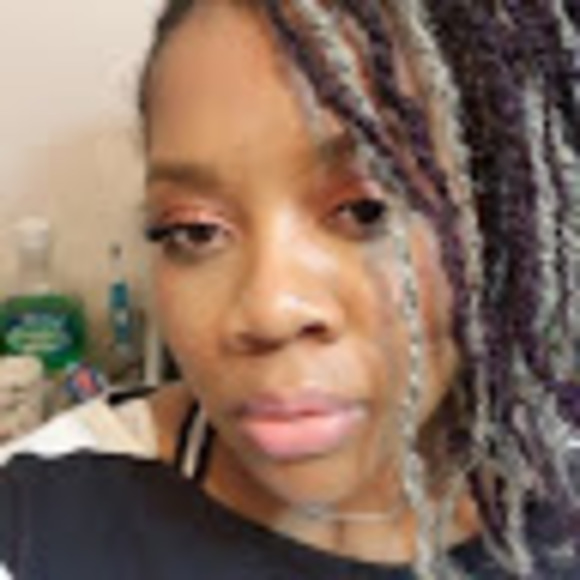 Meet your Posher, Sandi - Picture 1 of 6